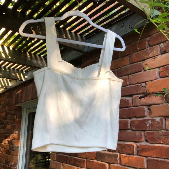 Abercrombie crop top - Picture 2 of 3